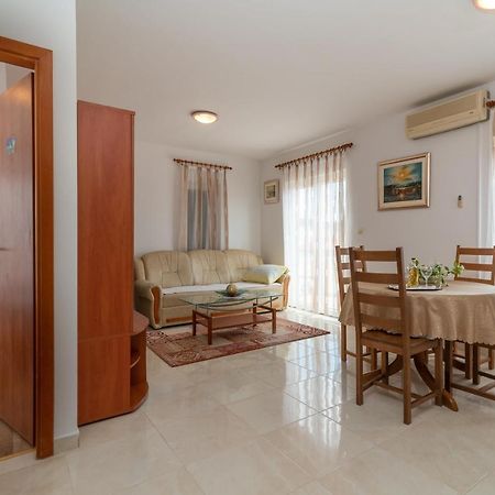 Apartman Dildo Apartment Trogir Exterior photo